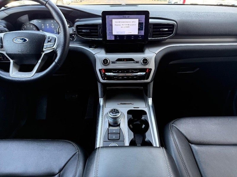 2023 Ford Explorer XLT CERTIFIED Near Janesville