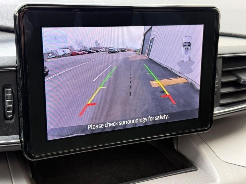 2023 Ford Explorer XLT Certified Near Janesville