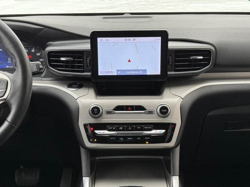 2023 Ford Explorer XLT CERTIFIED Near Janesville