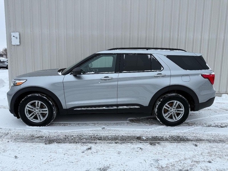 2023 Ford Explorer XLT CERTIFIED Near Janesville