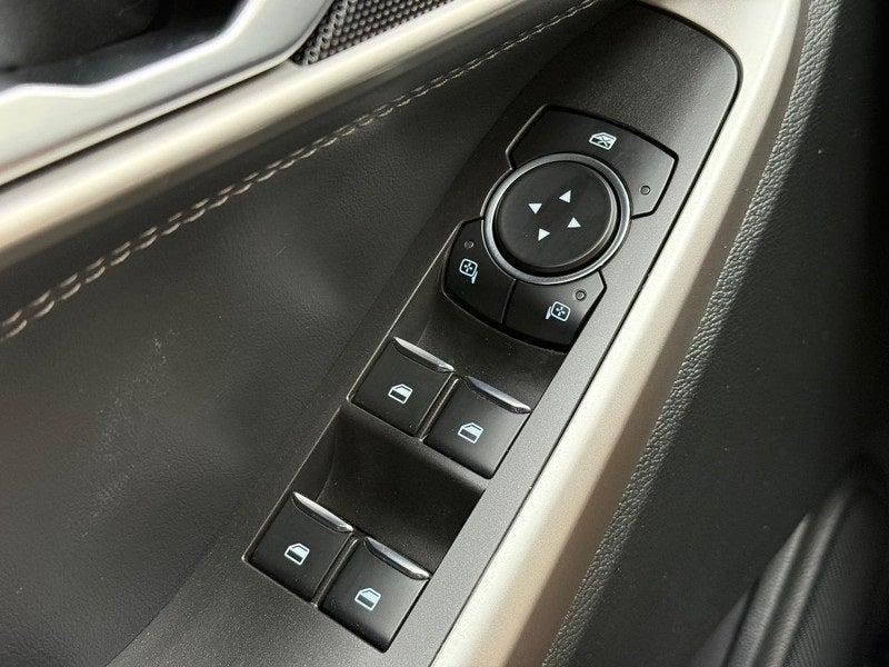 2023 Ford Explorer XLT CERTIFIED Near Janesville