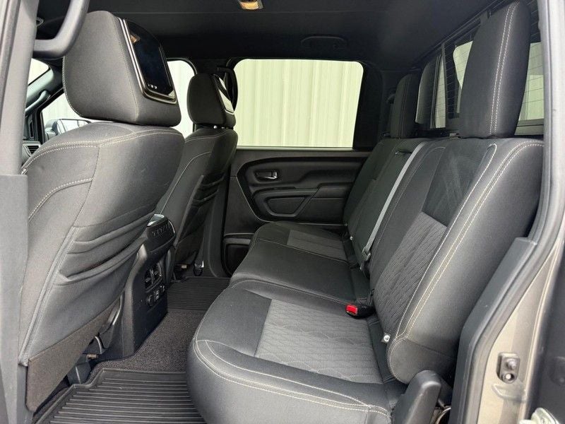2019 Nissan Titan SV Crew Cab 4x4