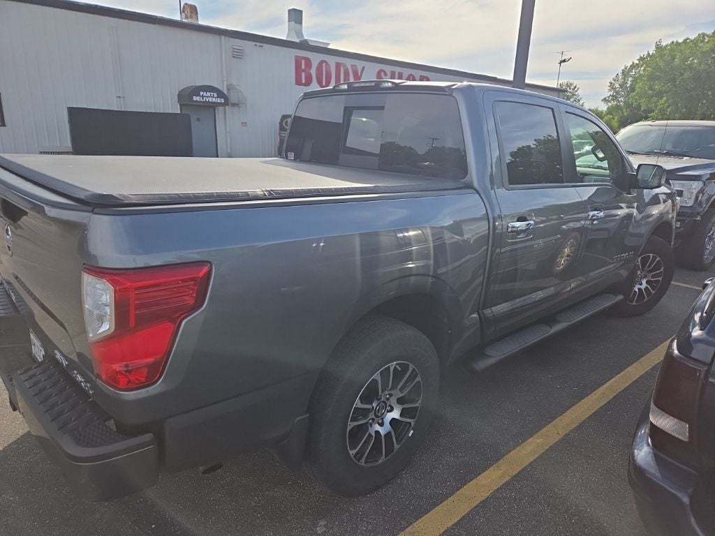 2021 Nissan Titan SV