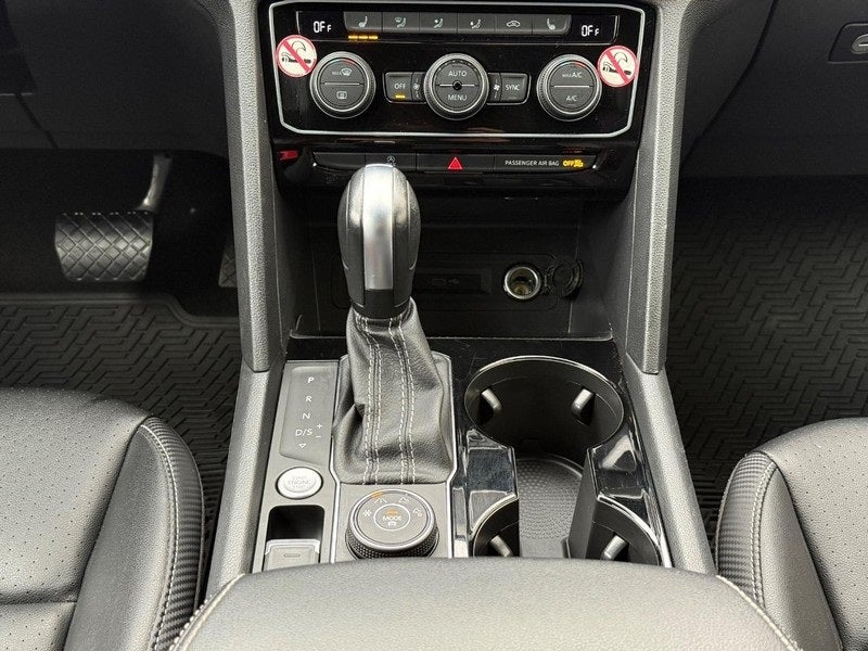 2023 Volkswagen Atlas Cross Sport 3.6L V6 SE w/Technology CERTIFIED NEAR Waukesha