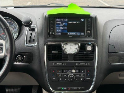 2016 Chrysler Town & Country Touring