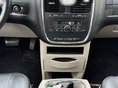 2016 Chrysler Town & Country Touring