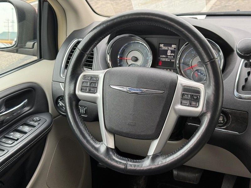 2016 Chrysler Town & Country Touring