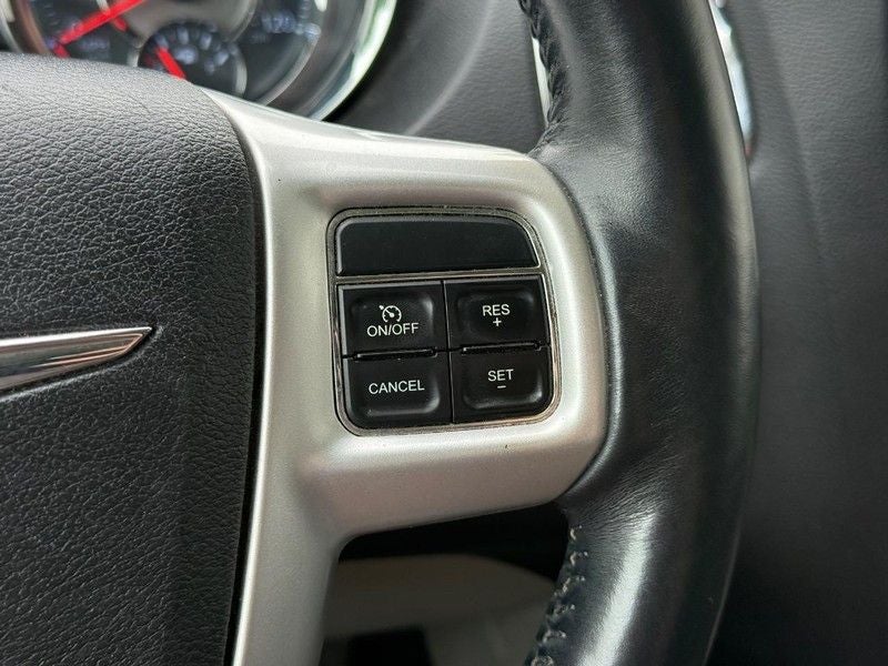 2016 Chrysler Town & Country Touring