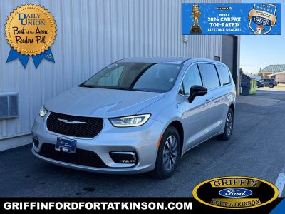 2024 Chrysler Pacifica Hybrid Select PHEV Certified Hybrid Near Madison