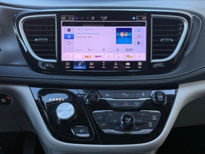 2024 Chrysler Pacifica Hybrid Select PHEV Certified Hybrid Near Madison