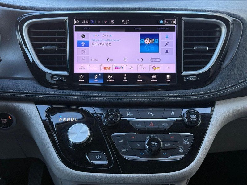 2024 Chrysler Pacifica Hybrid Select PHEV Certified Hybrid Near Madison