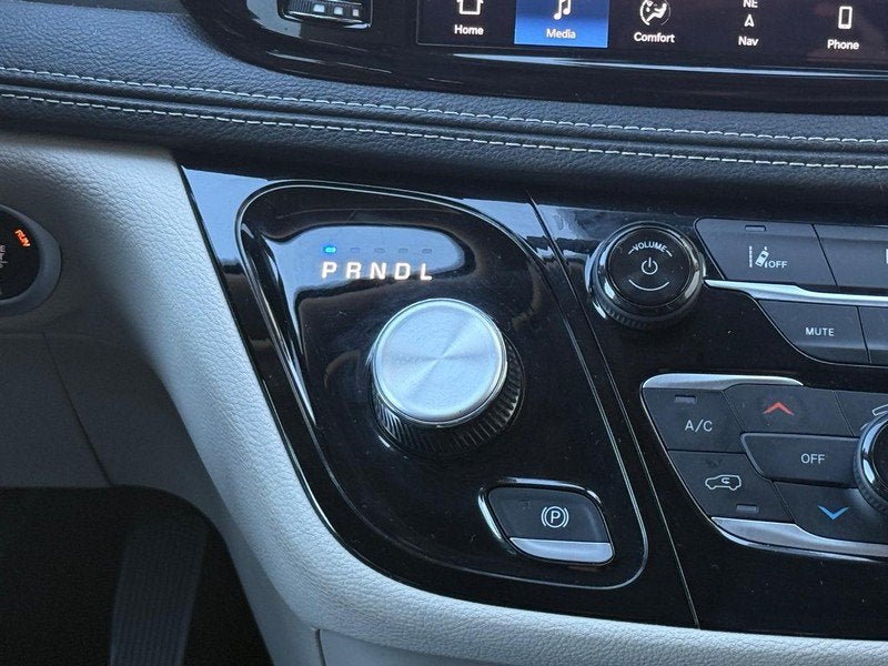 2024 Chrysler Pacifica Hybrid Select PHEV Certified Hybrid Near Madison