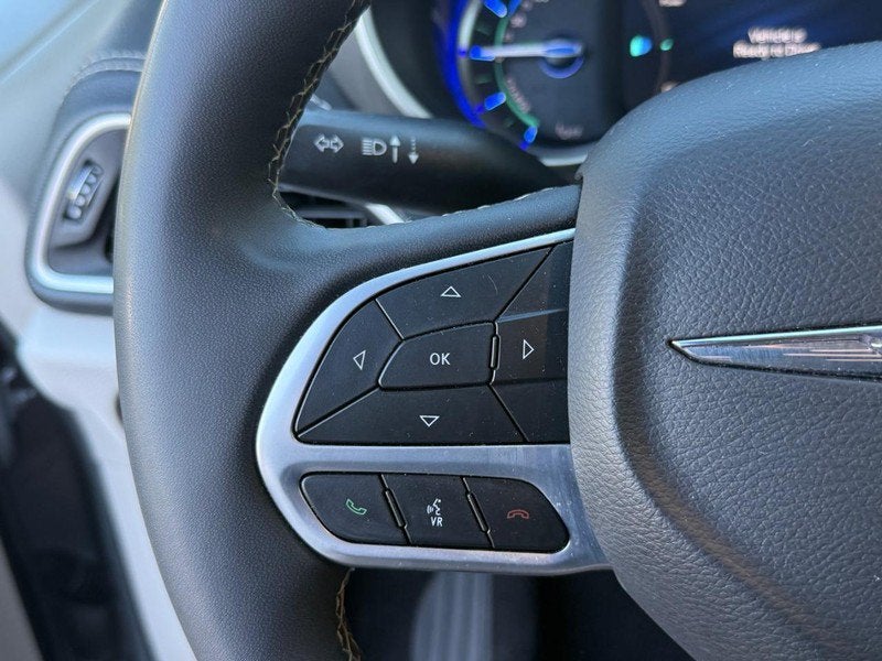2024 Chrysler Pacifica Hybrid Select PHEV Certified Hybrid Near Madison
