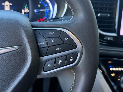 2024 Chrysler Pacifica Hybrid Select PHEV Certified Hybrid Near Madison