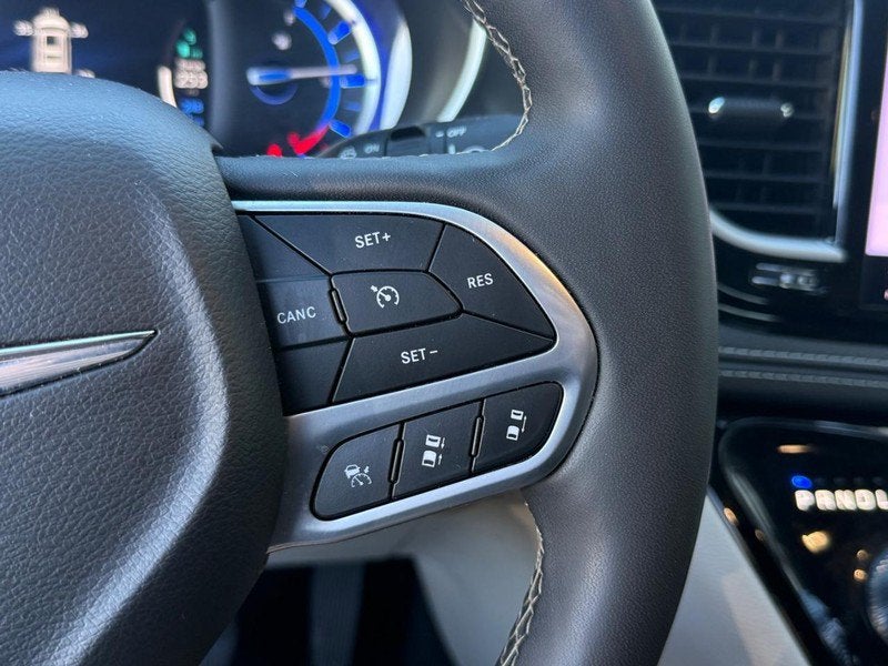 2024 Chrysler Pacifica Hybrid Select PHEV Certified Hybrid Near Madison
