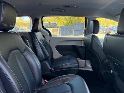 2024 Chrysler Pacifica Hybrid Select PHEV Certified Hybrid Near Madison