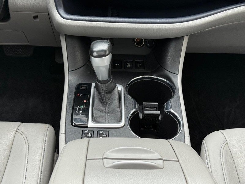 2015 Toyota Highlander XLE V6 3RD ROW SEAT SUV Near Milwaukee