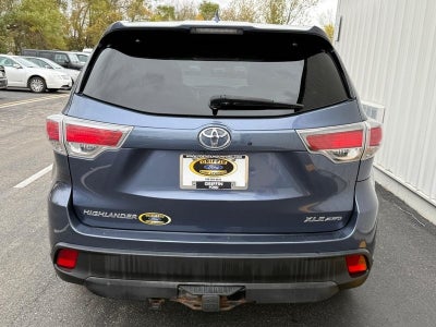 2015 Toyota Highlander XLE V6 3RD ROW SEAT SUV Near Milwaukee