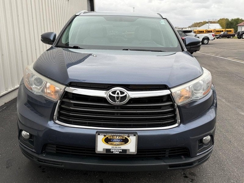 2015 Toyota Highlander XLE V6 3RD ROW SEAT SUV Near Milwaukee