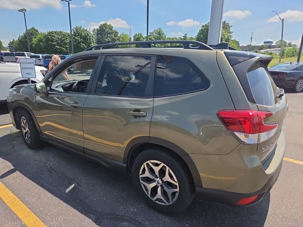 2024 Subaru Forester Premium