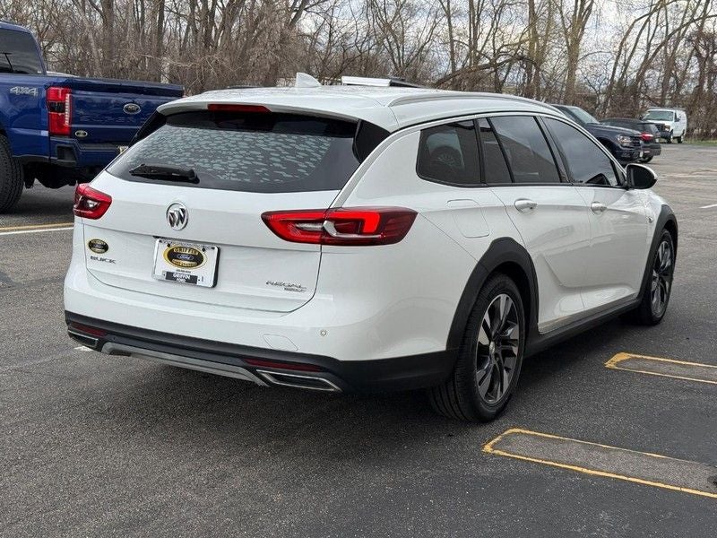 2018 Buick Regal TourX Essence TourX All Wheel Drive