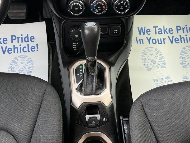 2016 Jeep Renegade Latitude 4 WHEEL DRIVE